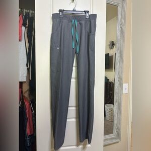 Graphite Kade Figs scrub pants small tall